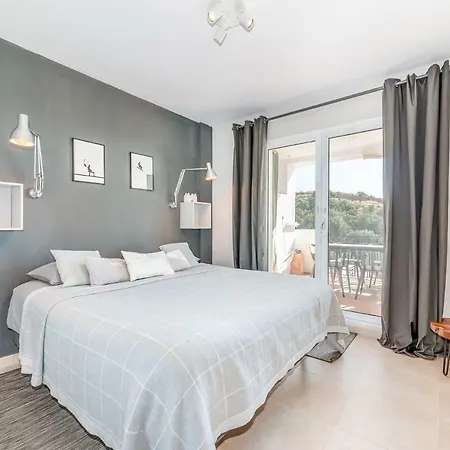 Modern Close To Golf Course Марбелья